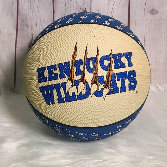 Y2K UK University of Kentucky Wildcats Cats Basketball Ball Standard Size - Picture 8 of 14